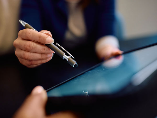 using a pen as stylus on a tablet